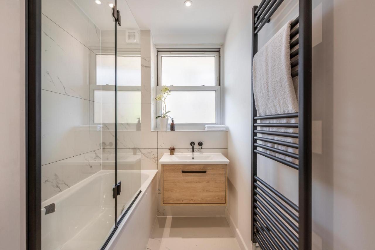 Superb 2 Bed Apartment Near Camden Town Free Wifi Лондон Екстериор снимка