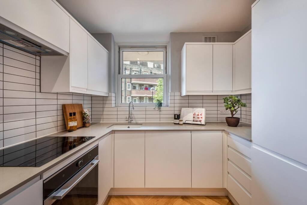Superb 2 Bed Apartment Near Camden Town Free Wifi Лондон Екстериор снимка